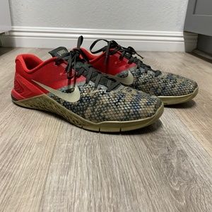 Nike Metcon 4 Red and Camo Size 14 Great Condition